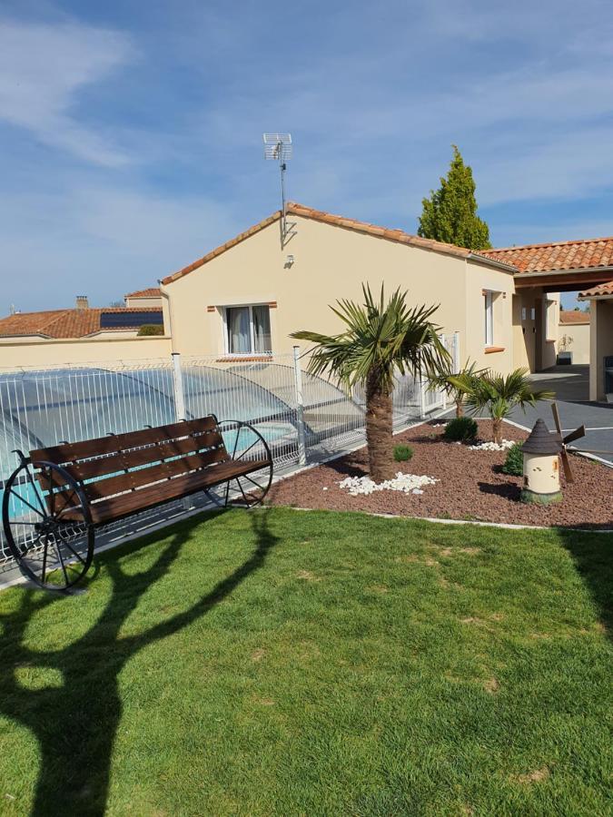 Chez Les J-Folais - 3 Kms Puy Dufou - Les Epesses Acomodação com café da manhã Exterior foto